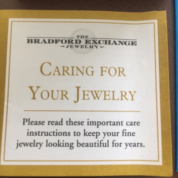 Bradford exchange Mickey Mouse necklace NEW - Picture 4 of 5